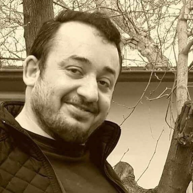 UZATIR MISIN ELİNİ BANA?.