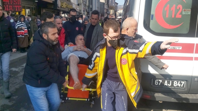 Makamında silahlı saldırıya uğradı...