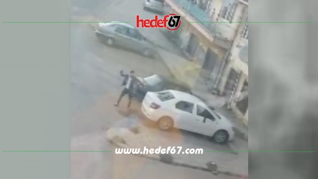 Arabayı parçalama anı böyle görüntülendi...
