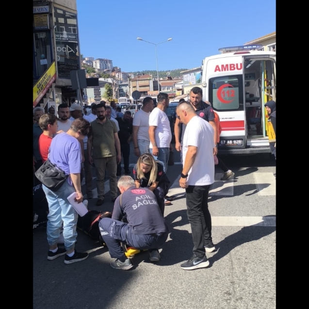 Yolun karşısına geçecekti... Motor çarptı...