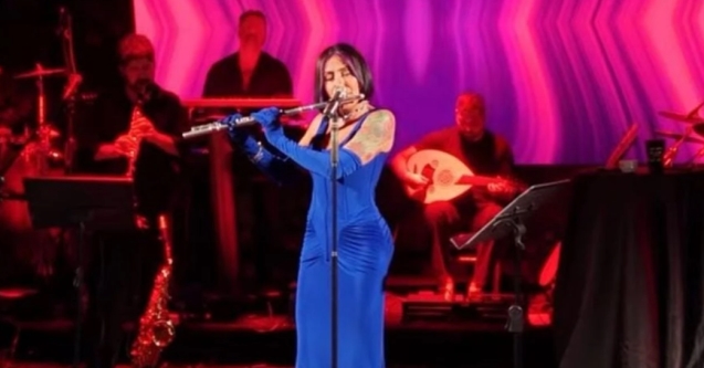 AVŞAR sahnede Melek Mosso’dan muhteşem gece…