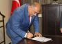 Karısı ile başvurdu…