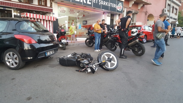 İKİ ARACA ÇARPARAK DURABİLDİ...