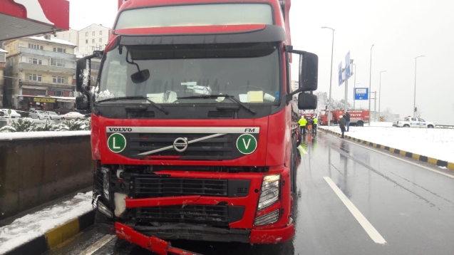 Trafik kazası....2 yaralı..