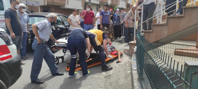 Otomobil ile bisiklet kafa kafaya çarpıştı...
