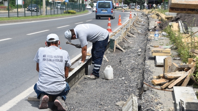 Kepez yolu yaya kaldırımları yapılıyor...