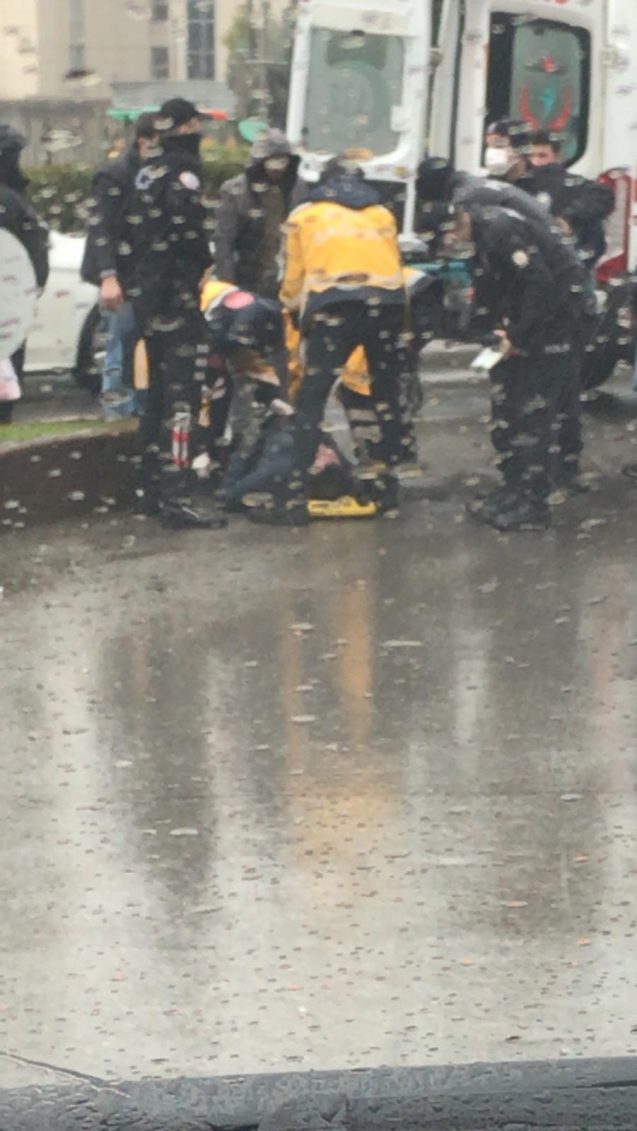Otomobil yayaya çarptı... 1 yaralı...