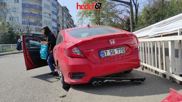 Köprü korkuluklarında durabildi...