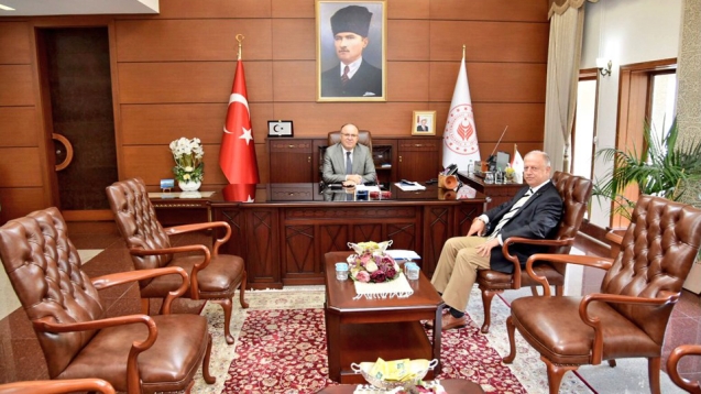 Çorumluoğlu'ndan, Vali'ye veda ziyareti...