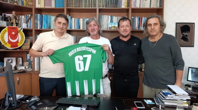 Gazeteciler Cemiyeti 'ne ziyaret...Forma Hediye ettiler...