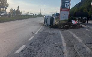 Önce bariyere, sonra reklam panosuna...