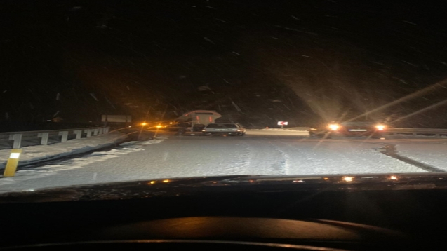 Zonguldak Ereğli yolunda kar nedeniyle kapandı