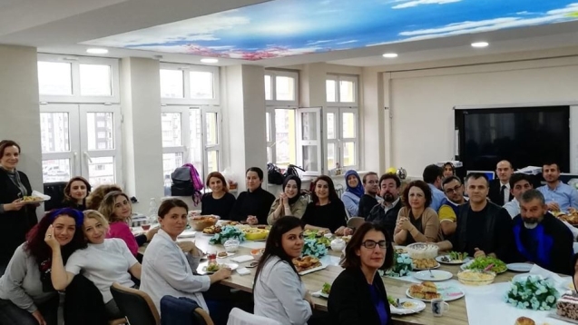 İMKB'DEN SÜRPRİZ KUTLAMA...