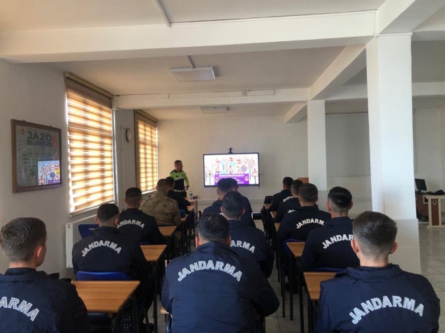 Trafik eğitim semineri verilmeye devam ediyor...