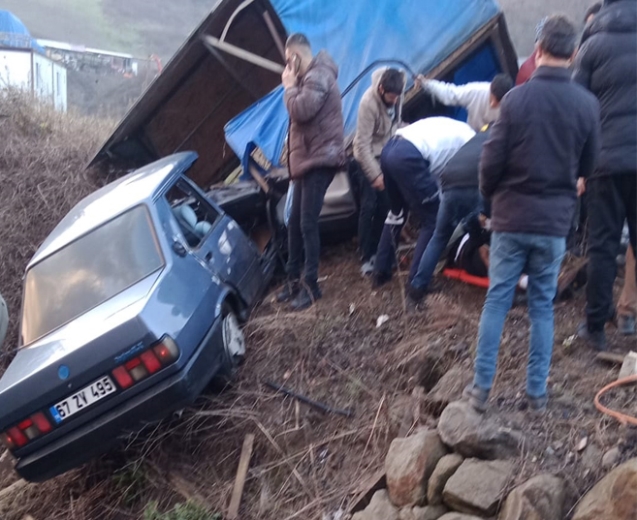 Dereye düşen araçta,1 kişi öldü,1 kişi yaralandı...