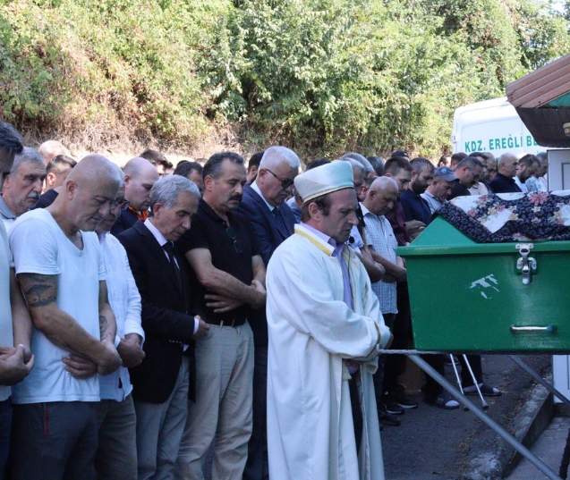 Şalvarcıoğlu, memleketinde  toprağa verildi.