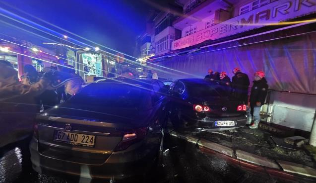 Trafik kazasında 4 kişi yaralandı...