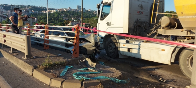 TIR ILE OTOMOBİL ÇARPIŞTI...