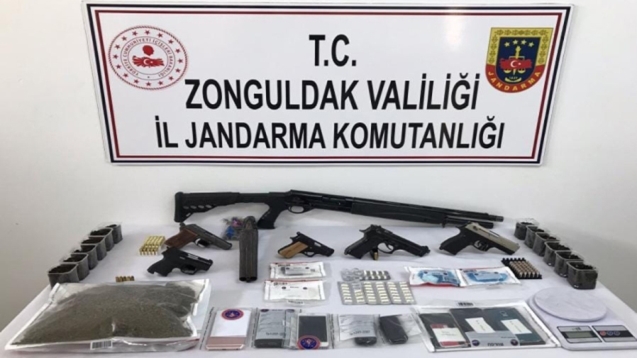 Alaplı'da uyuşturucu operasyonu... 5 gözaltı...