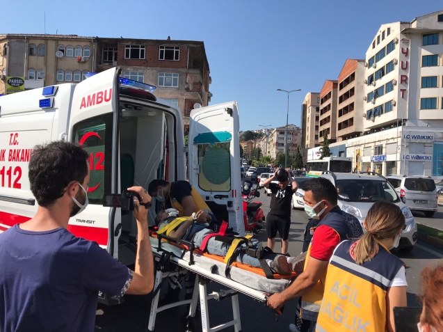 Motosiklet, kamyonete çarptı... 1 yaralı...