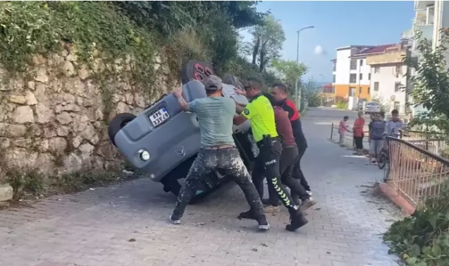 2 metre yükseklikten düştü...Hastaneye kaldırıldı...