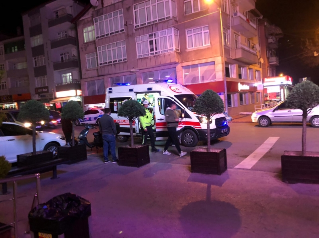 Motosiklet otomobile çarptı.. 1 yaralı..