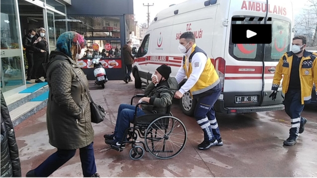 Kedileri besliyordu...Hastanelik oldu...