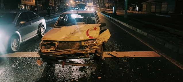 Trafik kazasında iki kişi yaralandı...