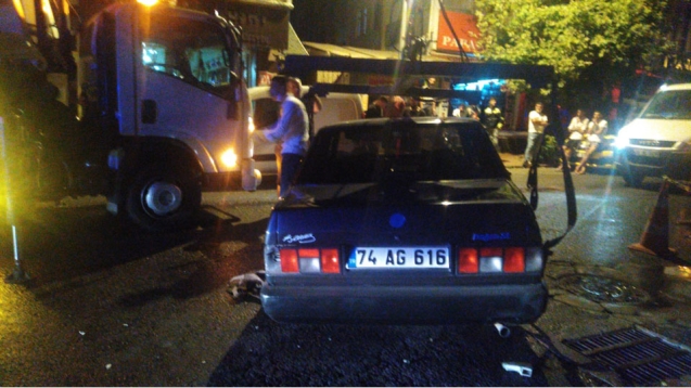MEYDANBAŞINDA KAZA...