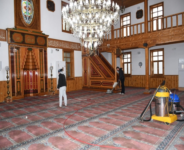 RAMAZAN AYI ÖNCESİ CAMİLERDE TEMİZLİK SEFERBERLİĞİ BAŞLATTI