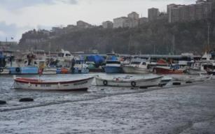 Deniz taştı, yollar kapandı, tekneler hasar gördü...