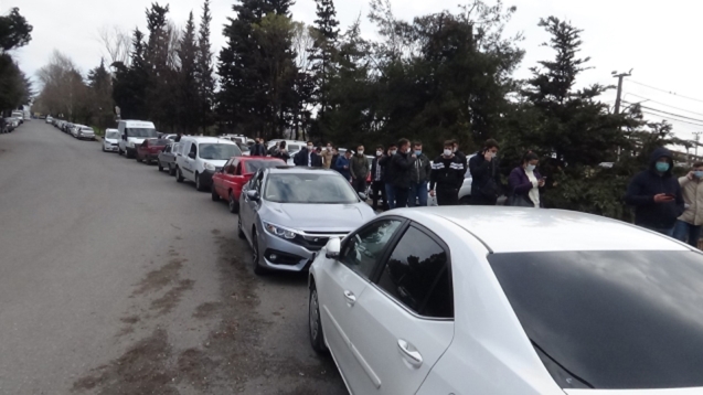 Haberi duyan koştu...uzun kuyruk oluştu.