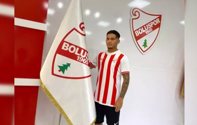 Boluspor, Abdurrahman Üvesin’i renklerine bağladı...