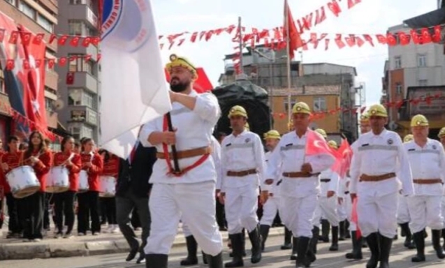 Zonguldak'ta Cumhuriyet coşkusu; vatandaşlar alana sığmadı