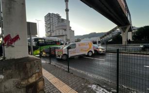 Buzlanma nedeniyle 5 araç birbirine girdi...