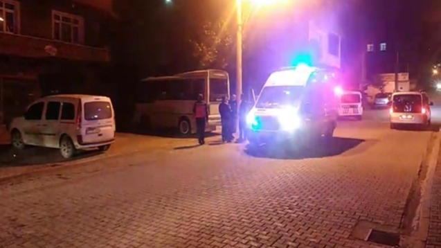 Yangında 2 kişi dumandan etkilendi....