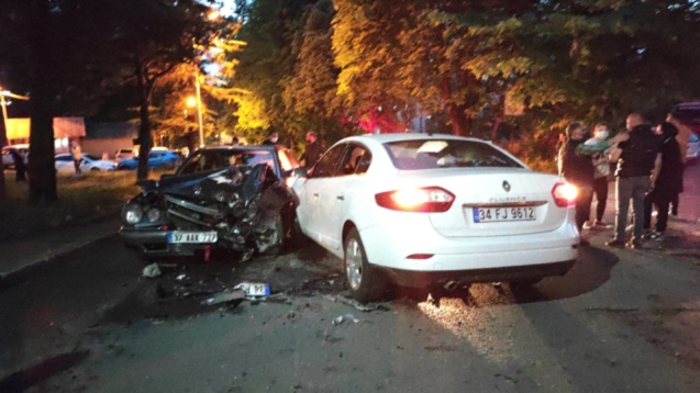 Kafa kafaya çarpıştılar...2 yaralı