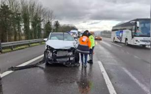Otomobilin cipe çarptığı kazada 2 sürücü yaralandı...