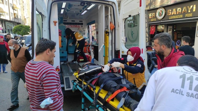 Trafik kazası... 1 yaralı...O anlar kameraya yansıdı...