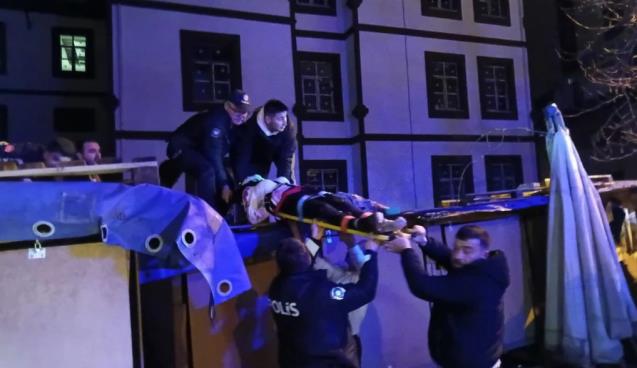 14 yaşındaki kız kendini boşluğa bıraktı....