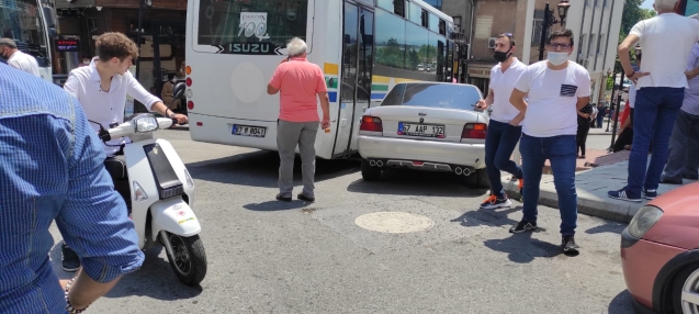 Girdikleri dar yolda çarpıştılar...