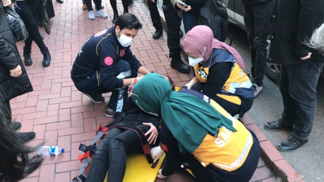 Yolun karşısına geçmek isteyen öğrenciye cip çarptı...