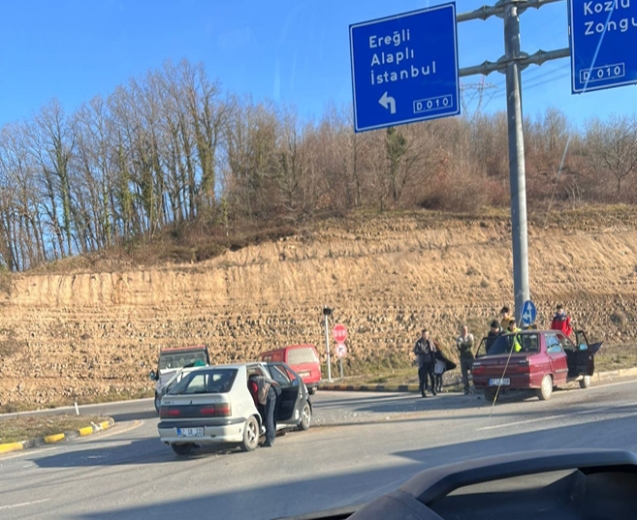 Trafik kazasında 1’i çocuk 4 kişi yaralandı...