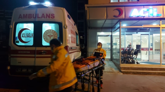Motosiklet yayaya çarptı...1 yaralı..