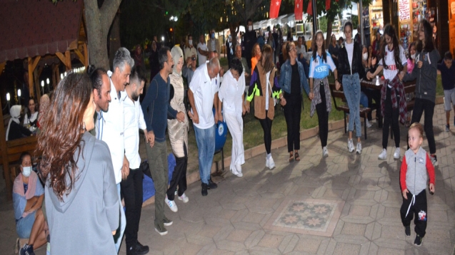 SANAT SOKAĞI’NDA MÜZİK COŞKUSU