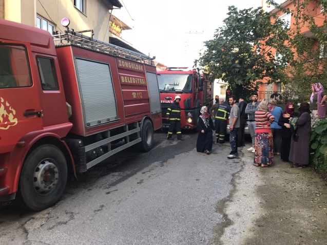 Ocakta unutulan yemek yangına neden oldu