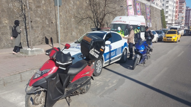 Motosiklet uygulamasında sürücülere ceza yağdı.