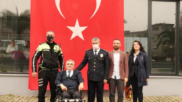 Şentürk, Ünlü’yü Polis haftası dolayısıyla ziyaret etti.