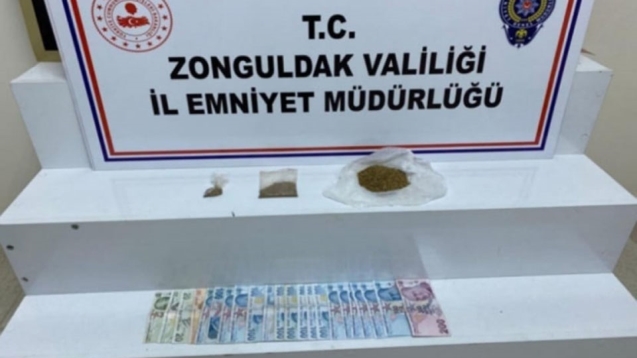 4 kişiden ikisi tutuklanarak cezaevine gönderildi...