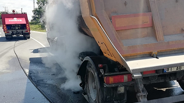 Lastik bir anda alev aldı...